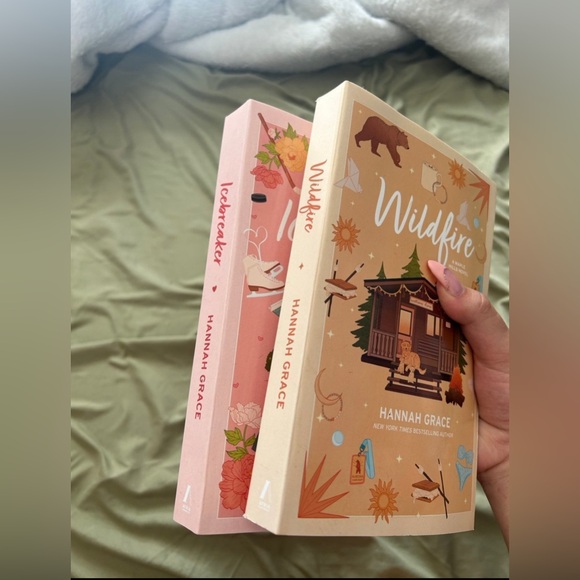 Hannah Grace, Icebreaker and Wildfire probably Smut - Picture 5 of 6